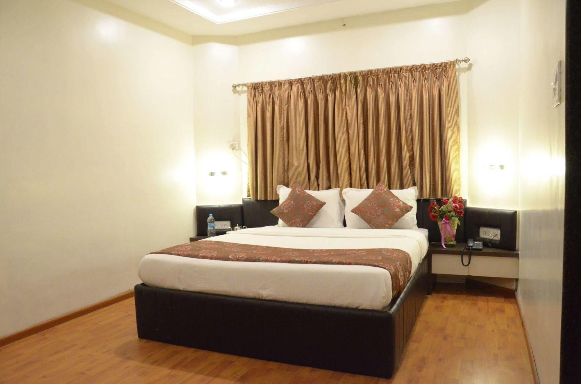 Hotel Vijay Residency Aurangabad  Exterior foto